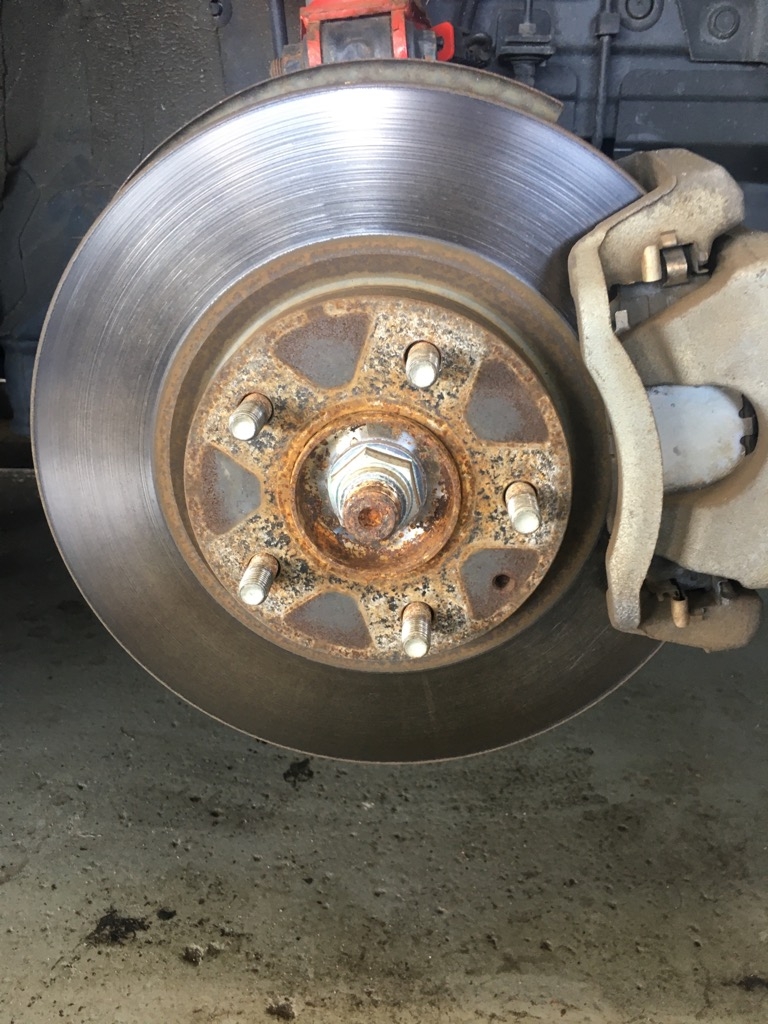 アテンザ　ハブ防錆　作業前